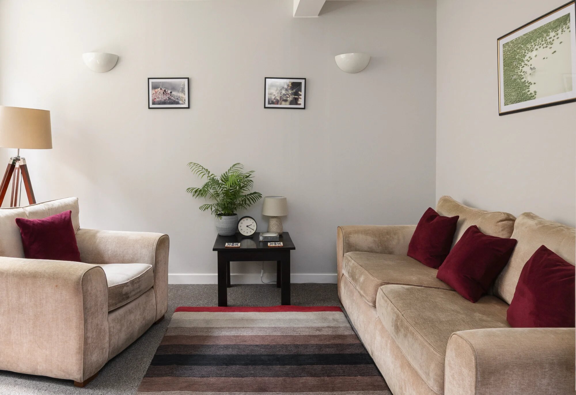 Snow Hill Large Room